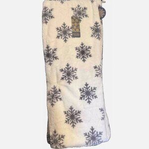 NEW Rachel Roy Gray Snowflakes Faux Fur Throw Blanket Christmas Holiday Decor